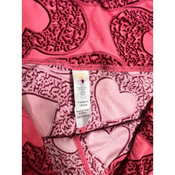 LuLaRoe Women's Pink Red Hearts Tall & Curvy Tights - Picture 3 of 5